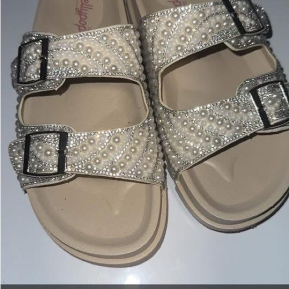 Elegant Pearl-Embellished Sandals